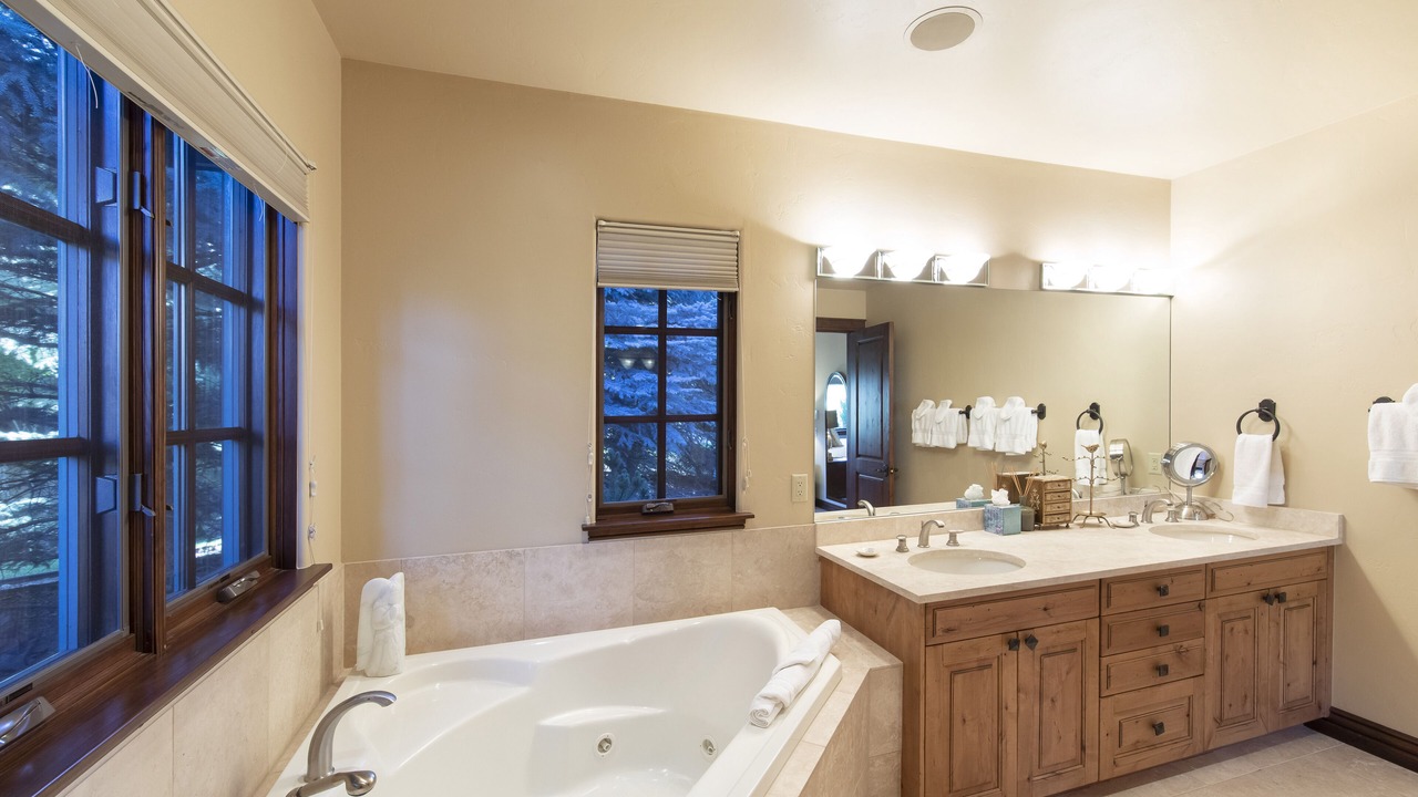 Photo of Bathroom in Aspen Glen