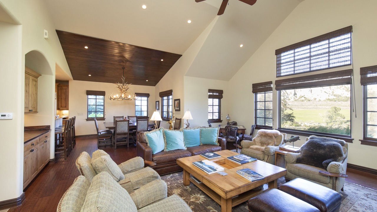 Photo of Livingroom in Aspen Glen