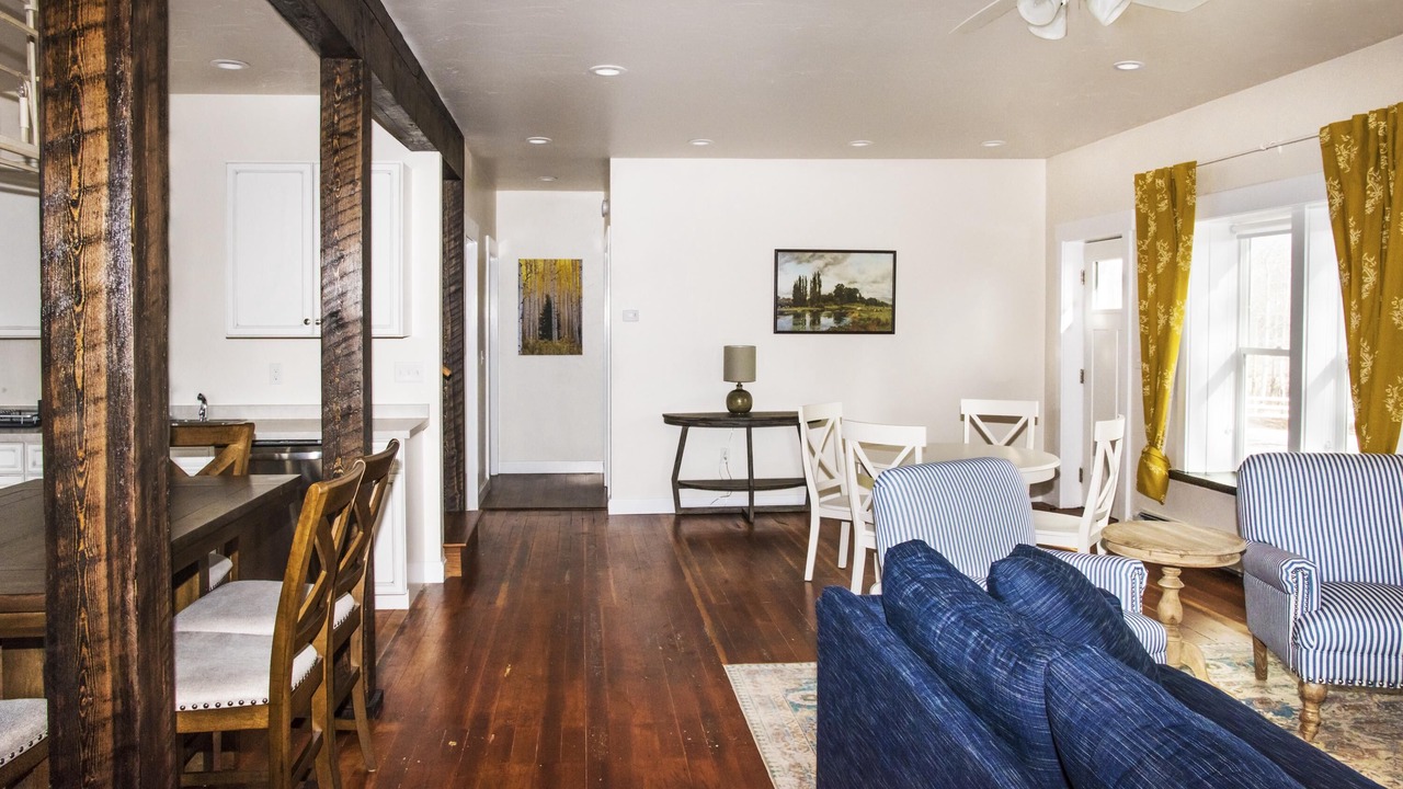 Photo of Livingroom in Hillside