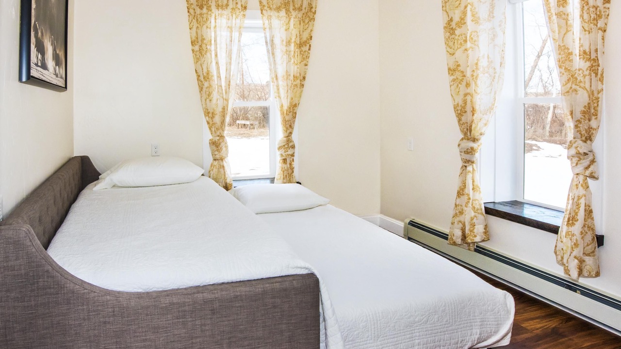 Photo of Bedroom in Hillside