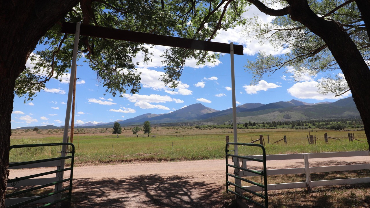 Photo of Outdoor in Hillside