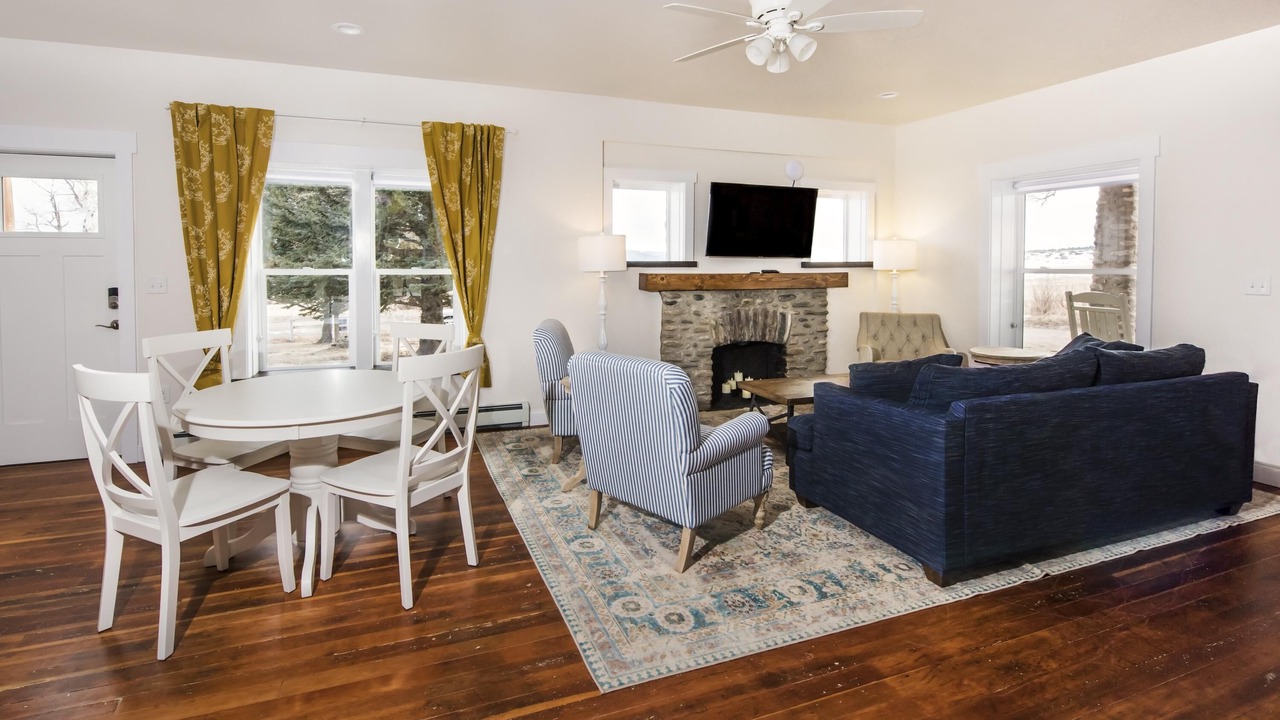 Photo of Livingroom in Hillside