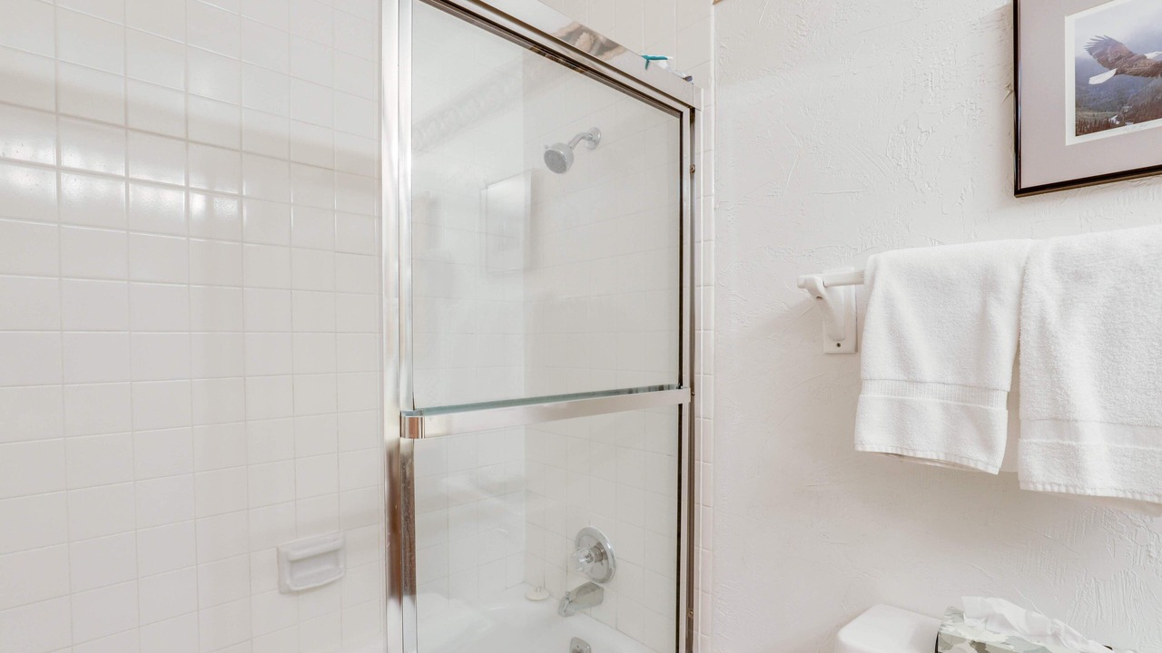 Photo of Bathroom in Peak 9