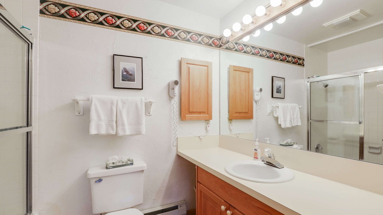 Photo of Bathroom in Peak 9