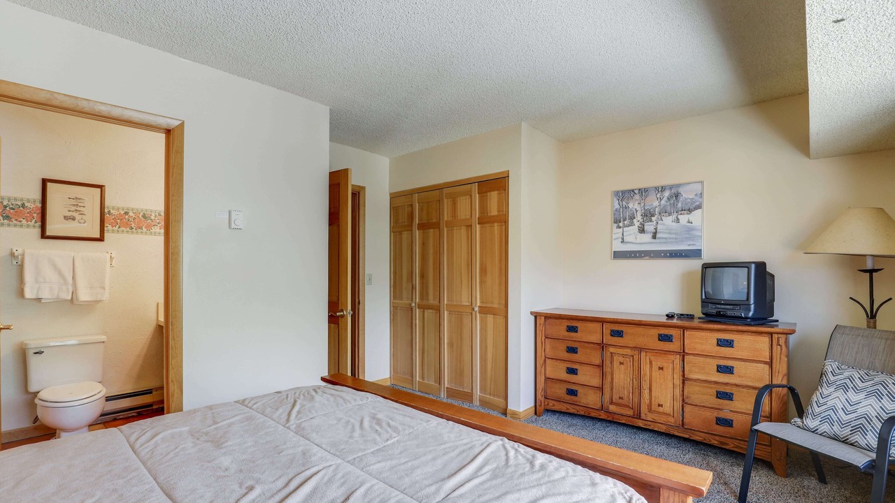Photo of Bathroom in Peak 9
