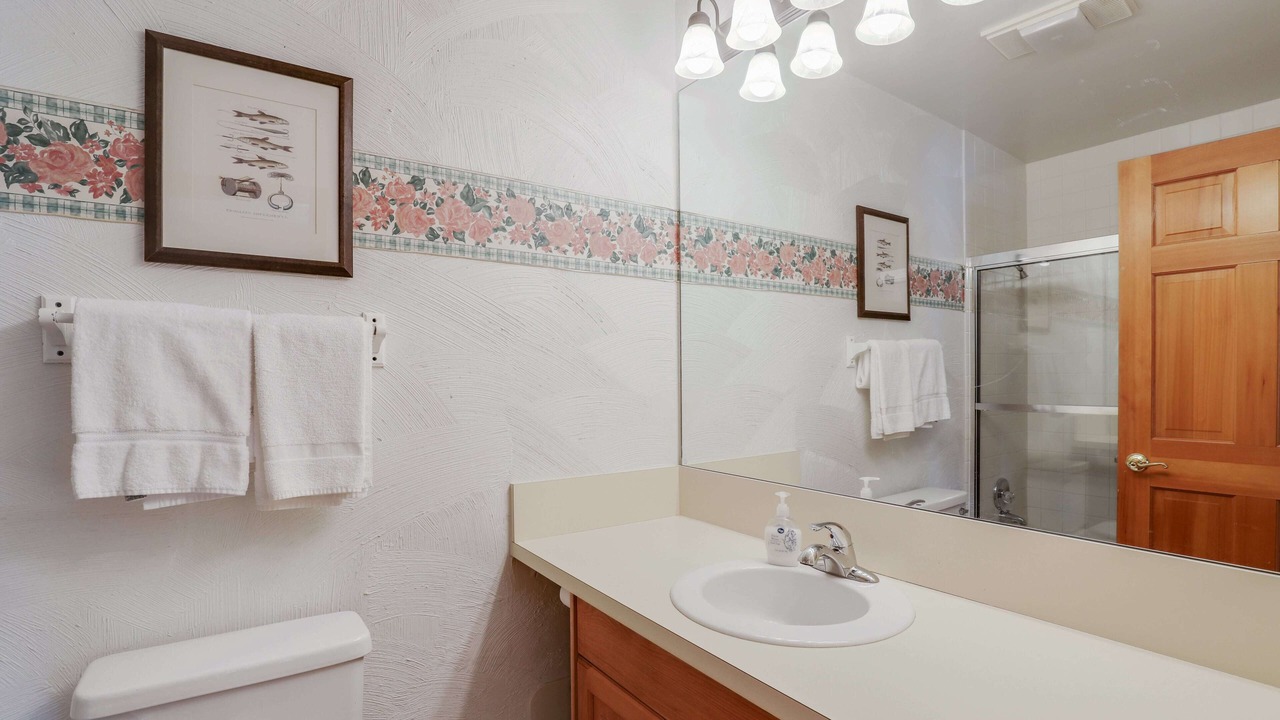 Photo of Bathroom in Peak 9