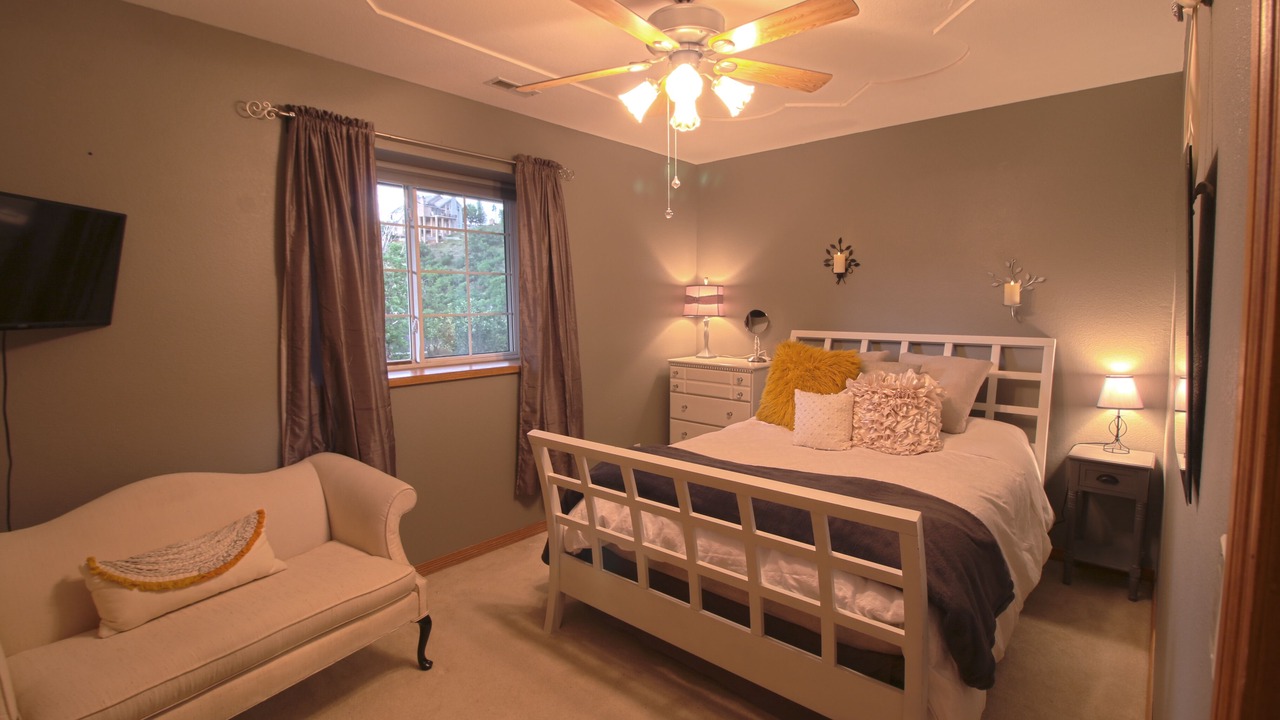 Photo of Bedroom in Northwest Colorado Springs
