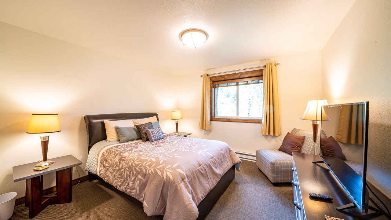 Photo of Bedroom in Crested Butte South