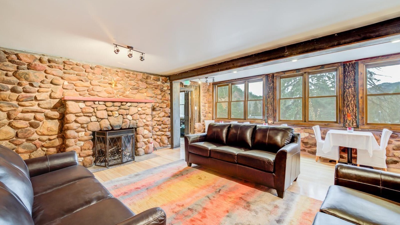 Photo of Livingroom in Green Mountain Falls