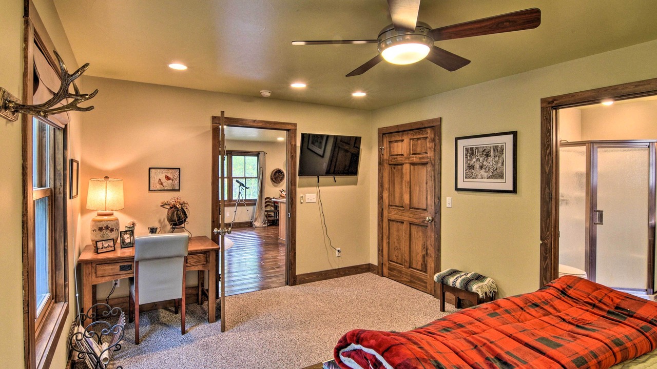 Photo of Bedroom in Lake City