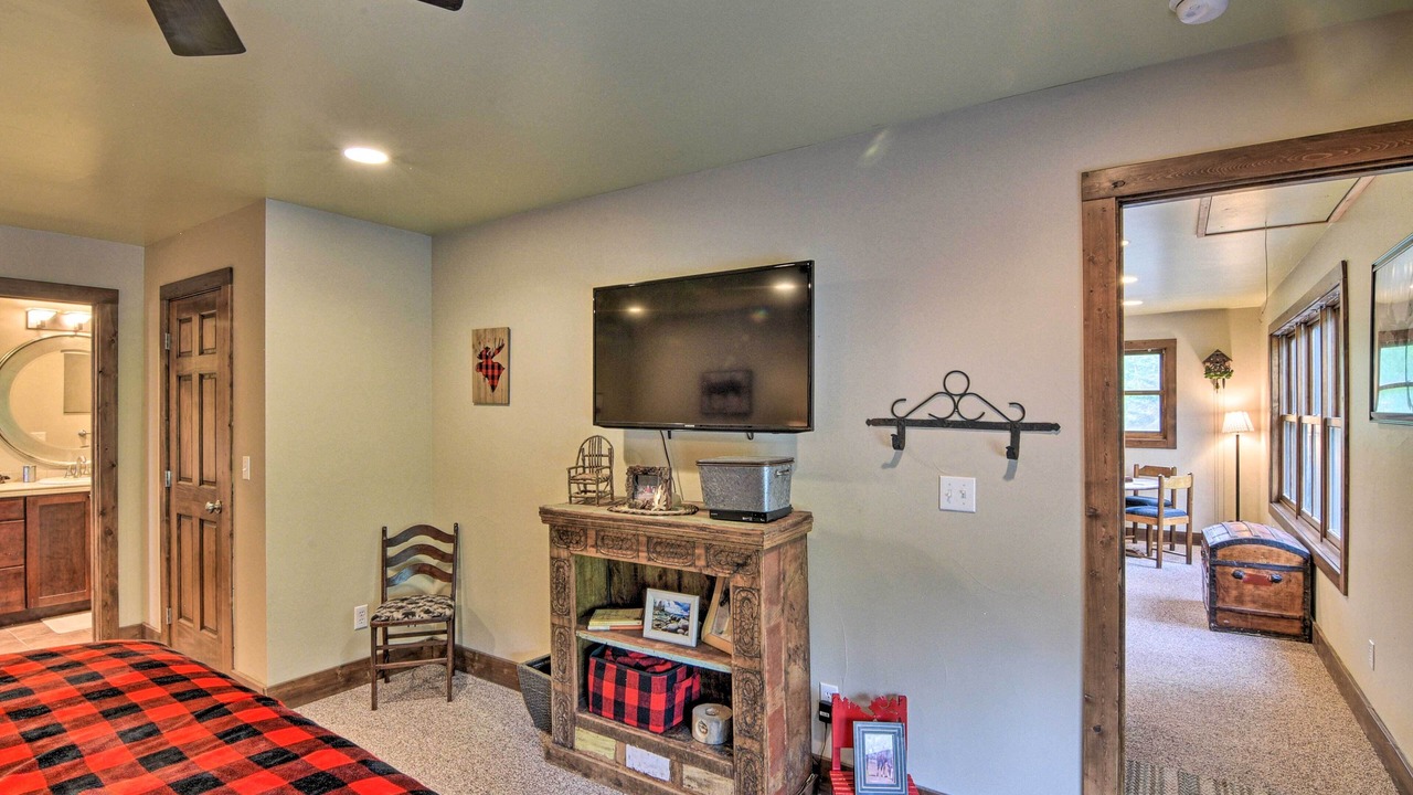 Photo of Bedroom in Lake City