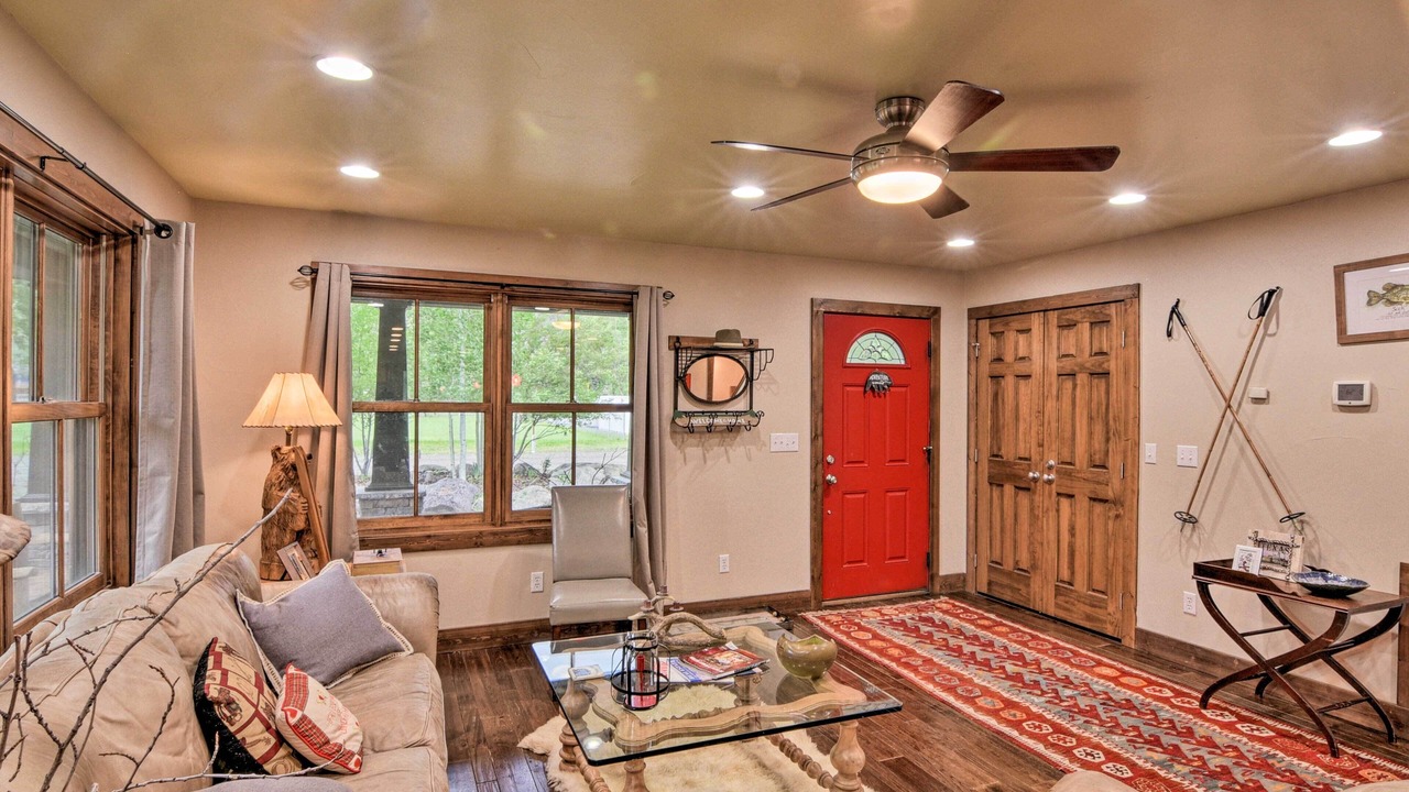 Photo of Livingroom in Lake City