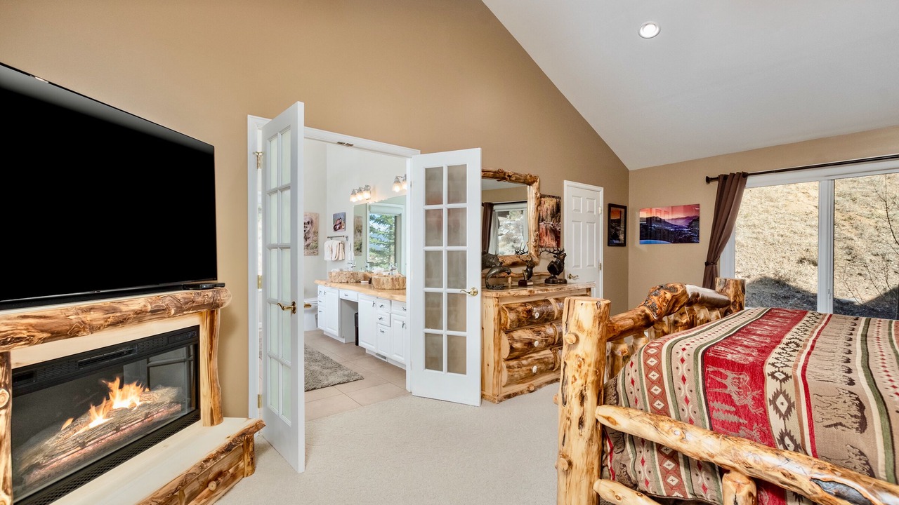 Photo of Bedroom in Windcliff Estates