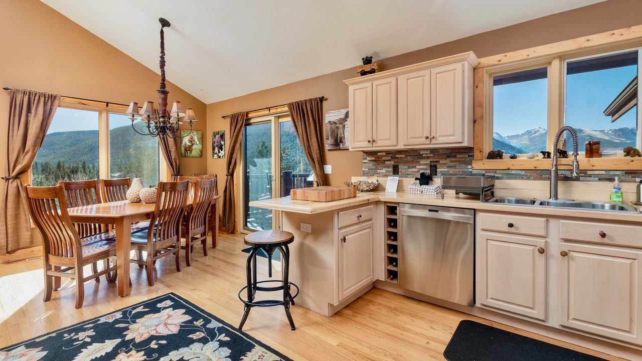 Photo of Kitchen in Windcliff Estates
