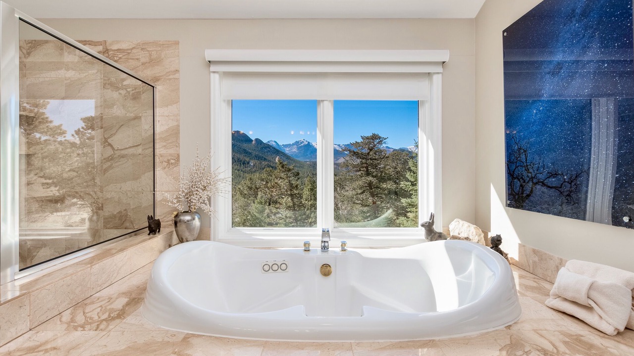 Photo of Bathroom in Windcliff Estates