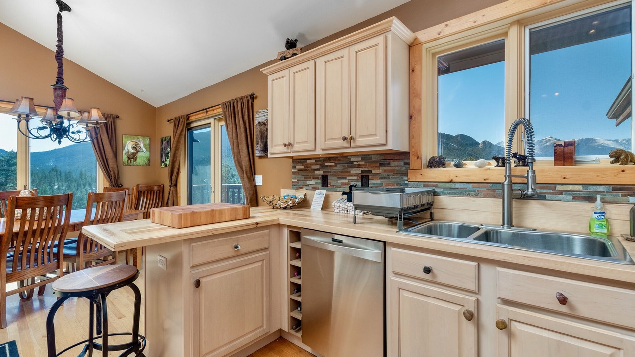Photo of Kitchen in Windcliff Estates