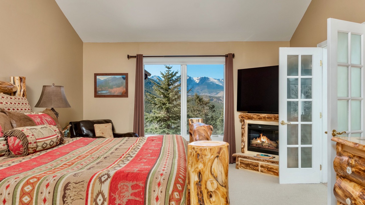 Photo of Bedroom in Windcliff Estates