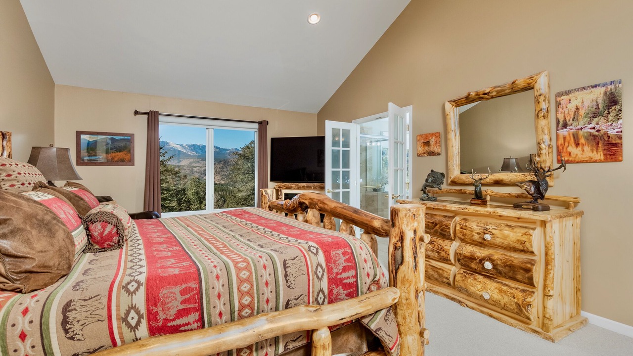Photo of Bedroom in Windcliff Estates