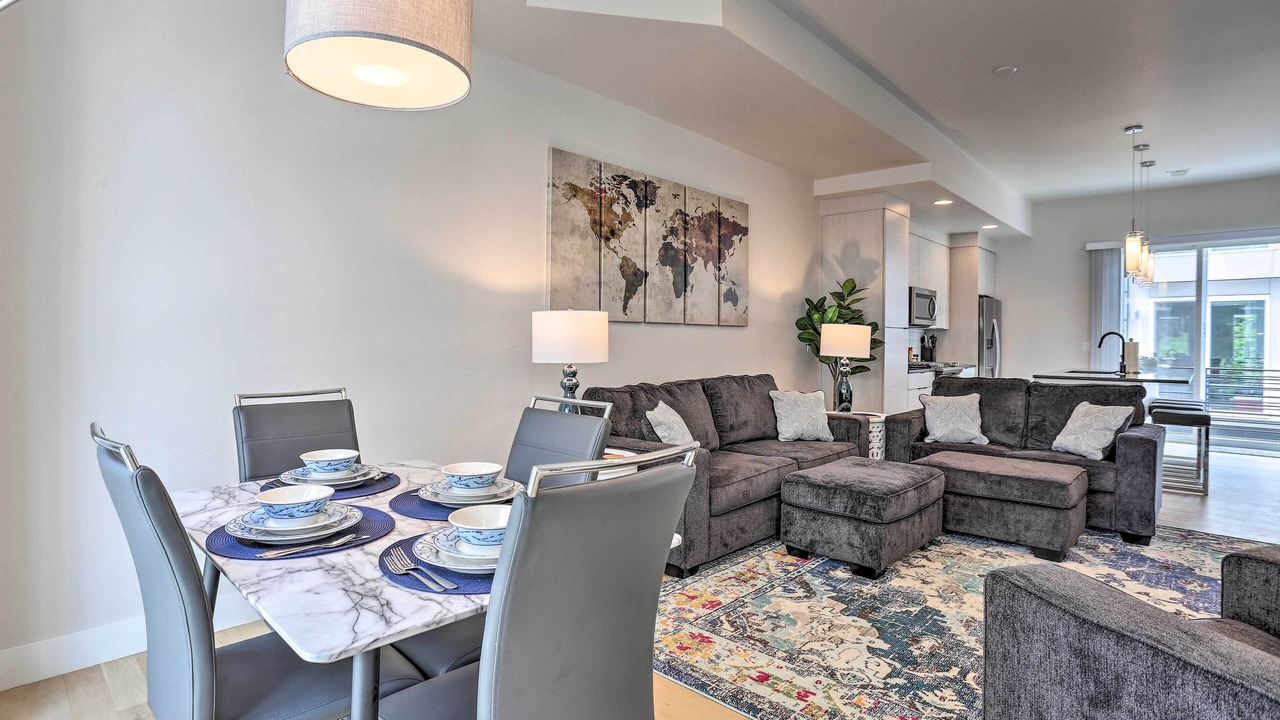 Photo of Livingroom in Sloan Lake