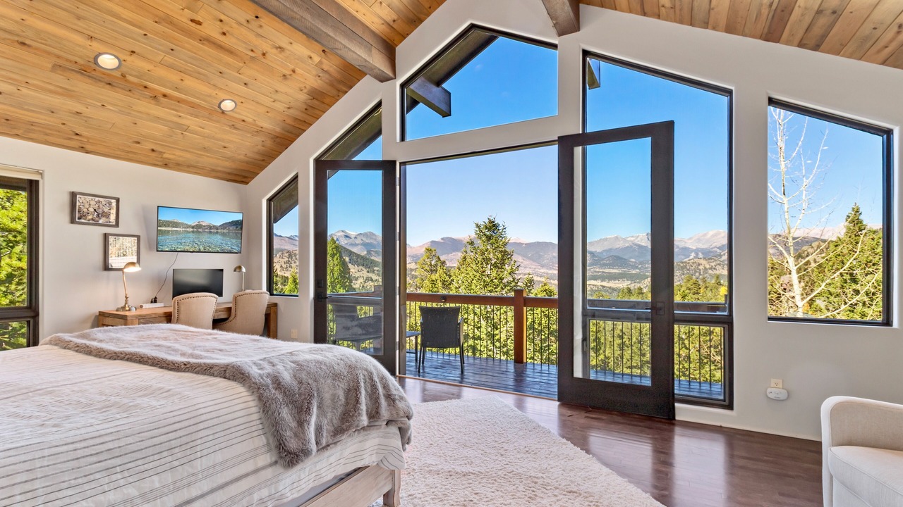 Photo of Bedroom in Windcliff Estates
