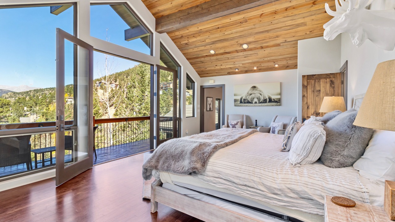 Photo of Bedroom in Windcliff Estates