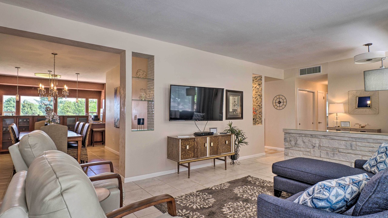 Photo of Livingroom in Skyway