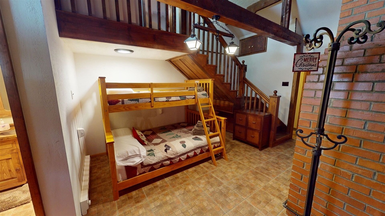 Photo of Bedroom in Gunnison