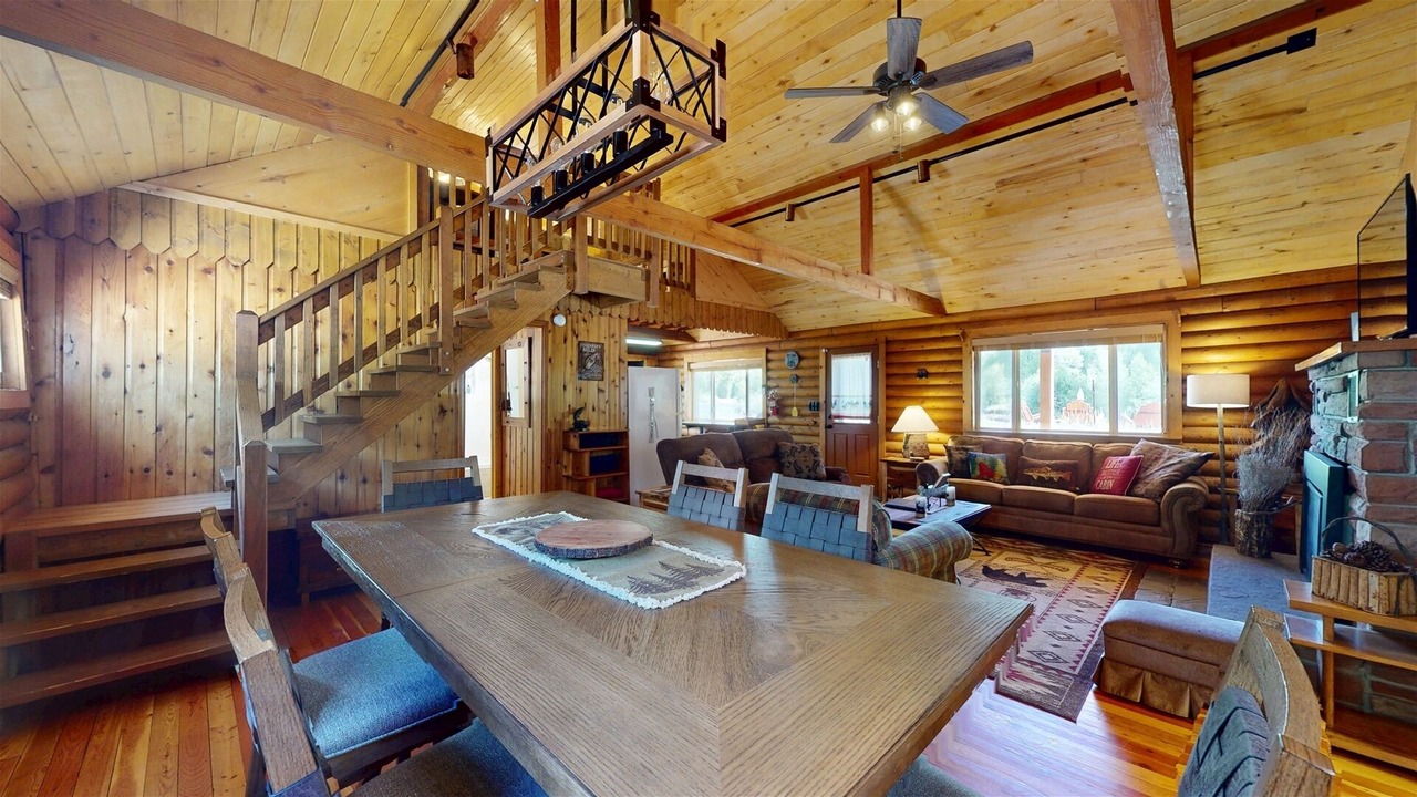 Photo of Livingroom in Gunnison