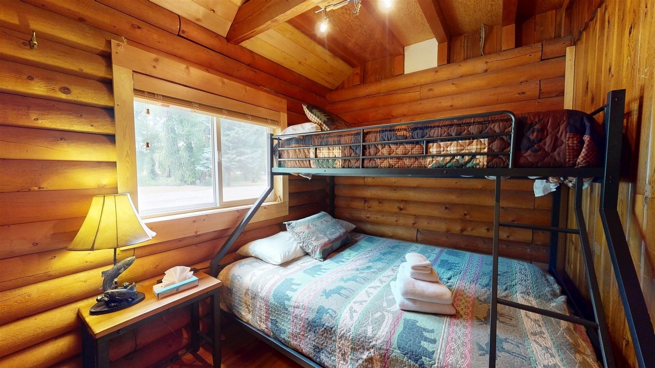 Photo of Bedroom in Gunnison