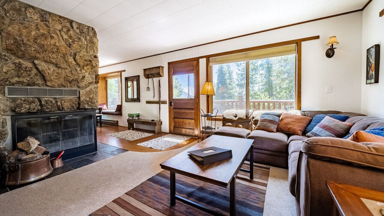 Photo of Livingroom in Estes Park