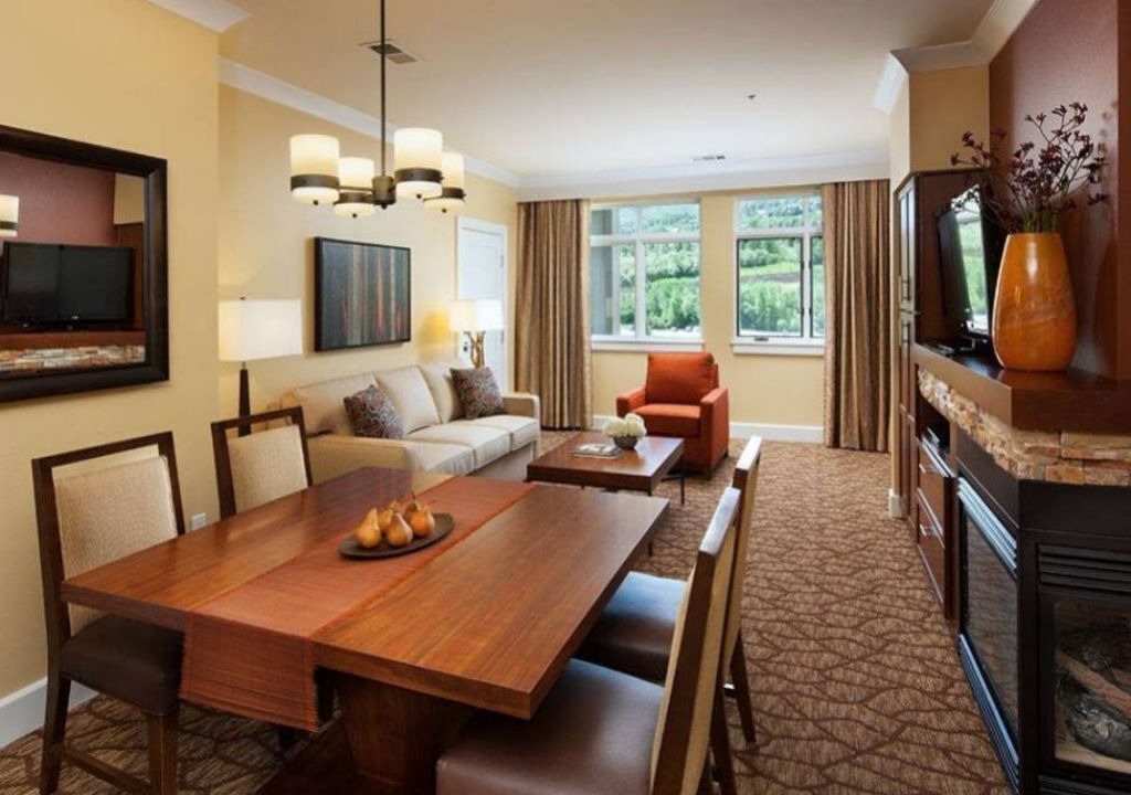 Photo of Livingroom in Avon