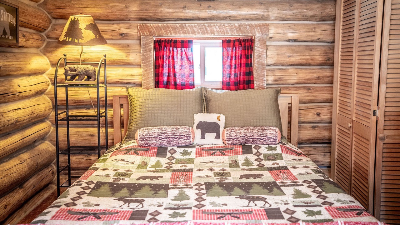 Photo of Bedroom in Divide