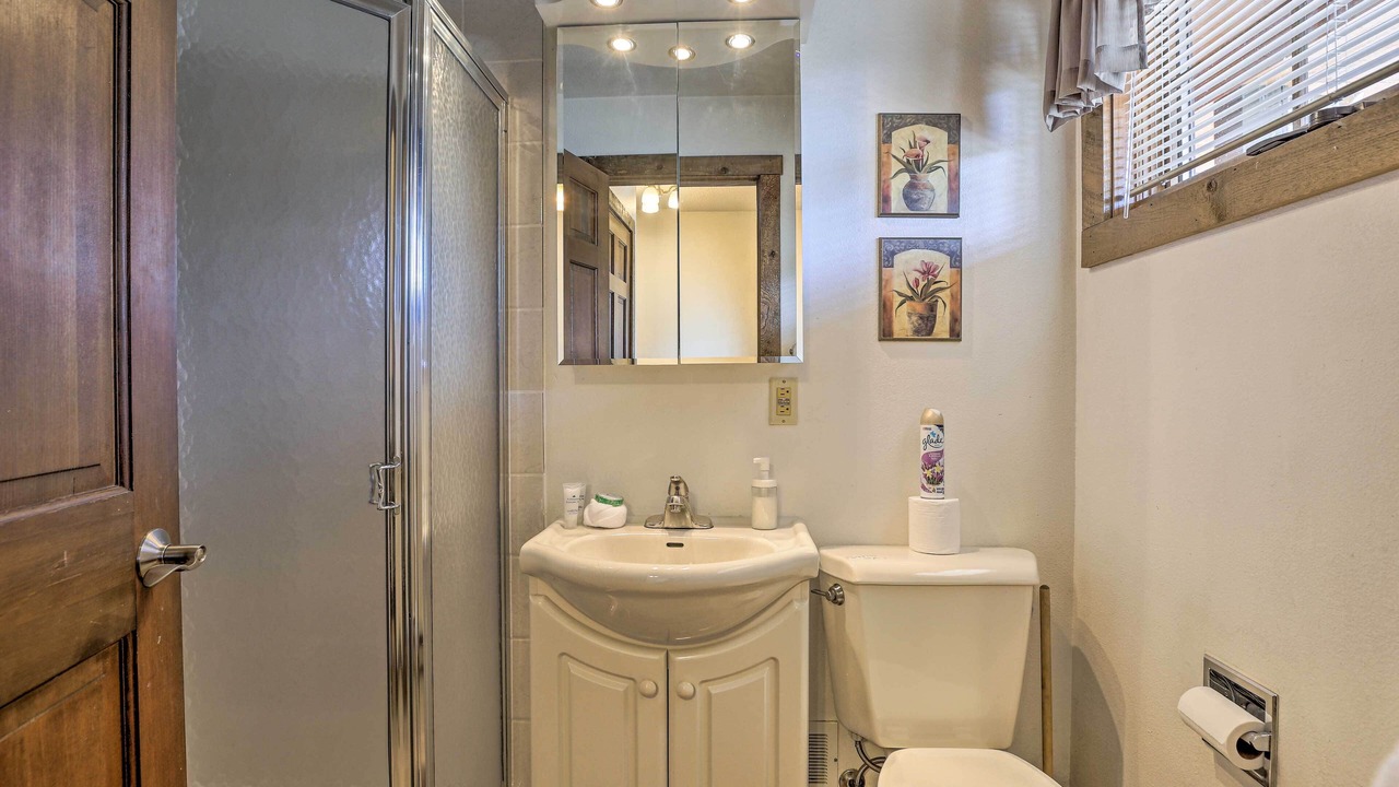 Photo of Bathroom in Summit Cove