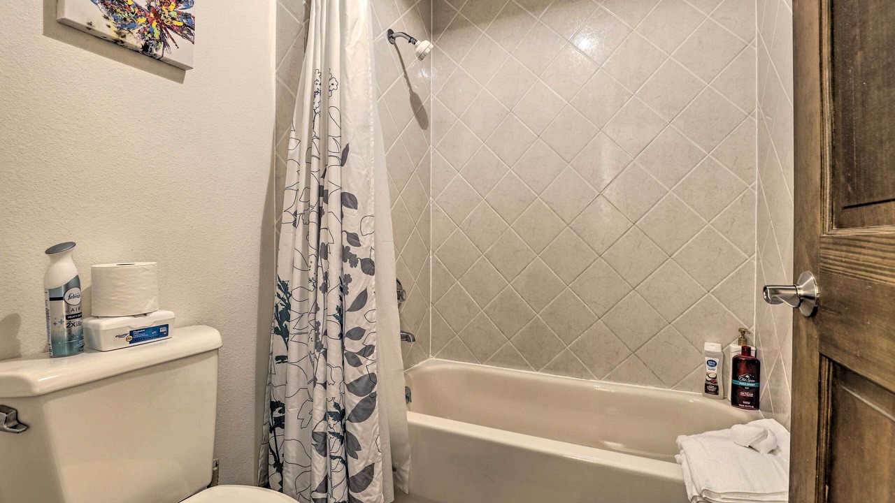 Photo of Bathroom in Summit Cove