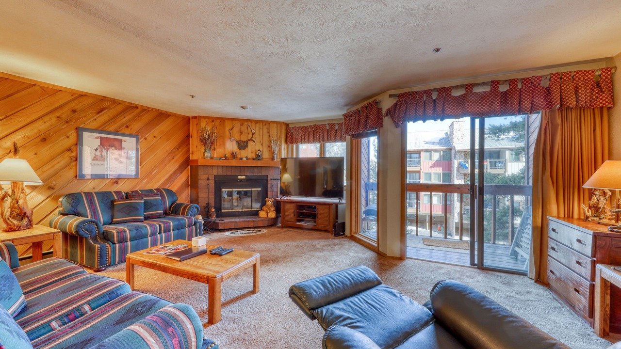Photo of Livingroom in Historic District