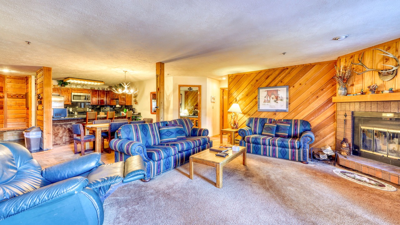 Photo of Livingroom in Historic District