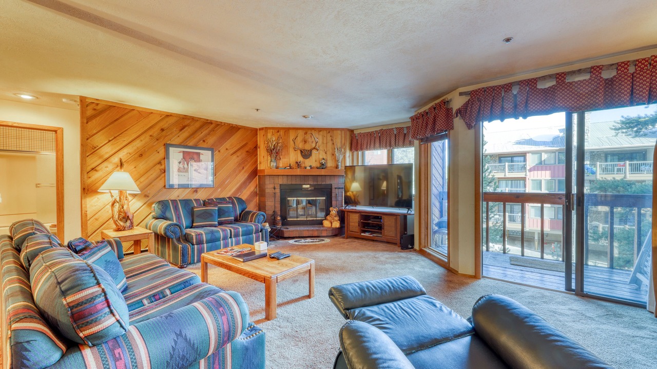 Photo of Livingroom in Historic District