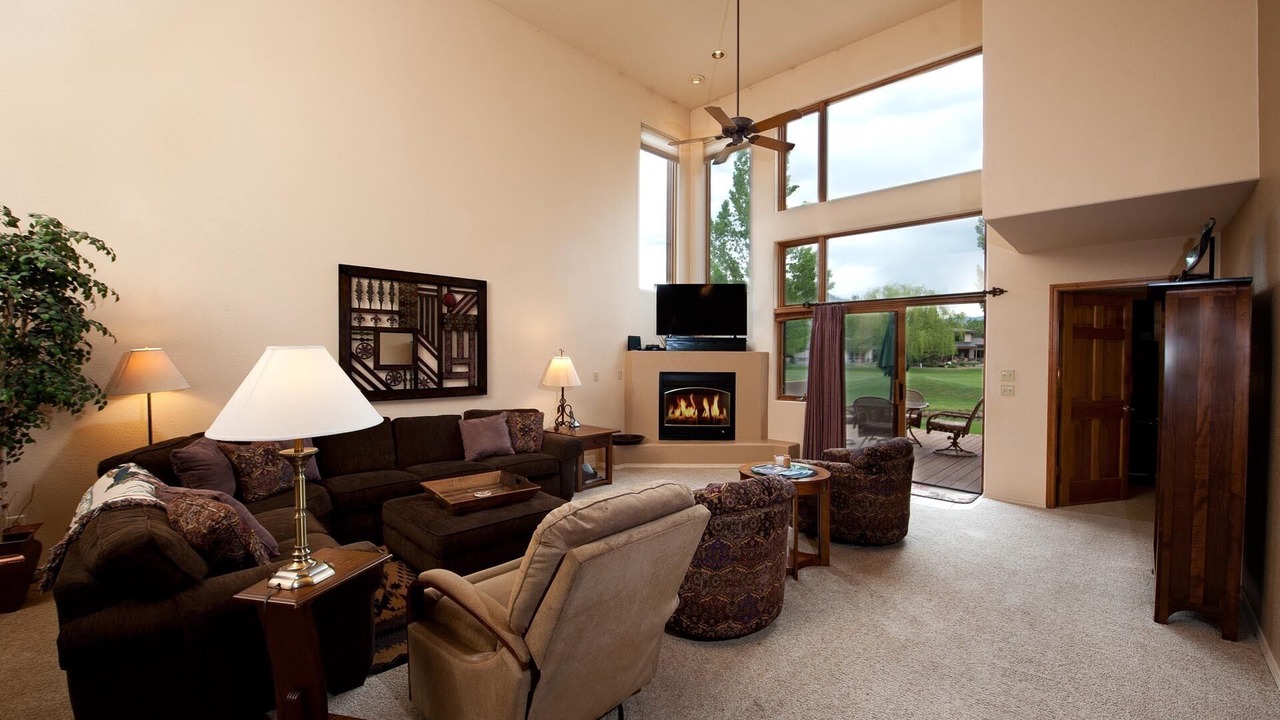 Photo of Livingroom in Dalton Ranch