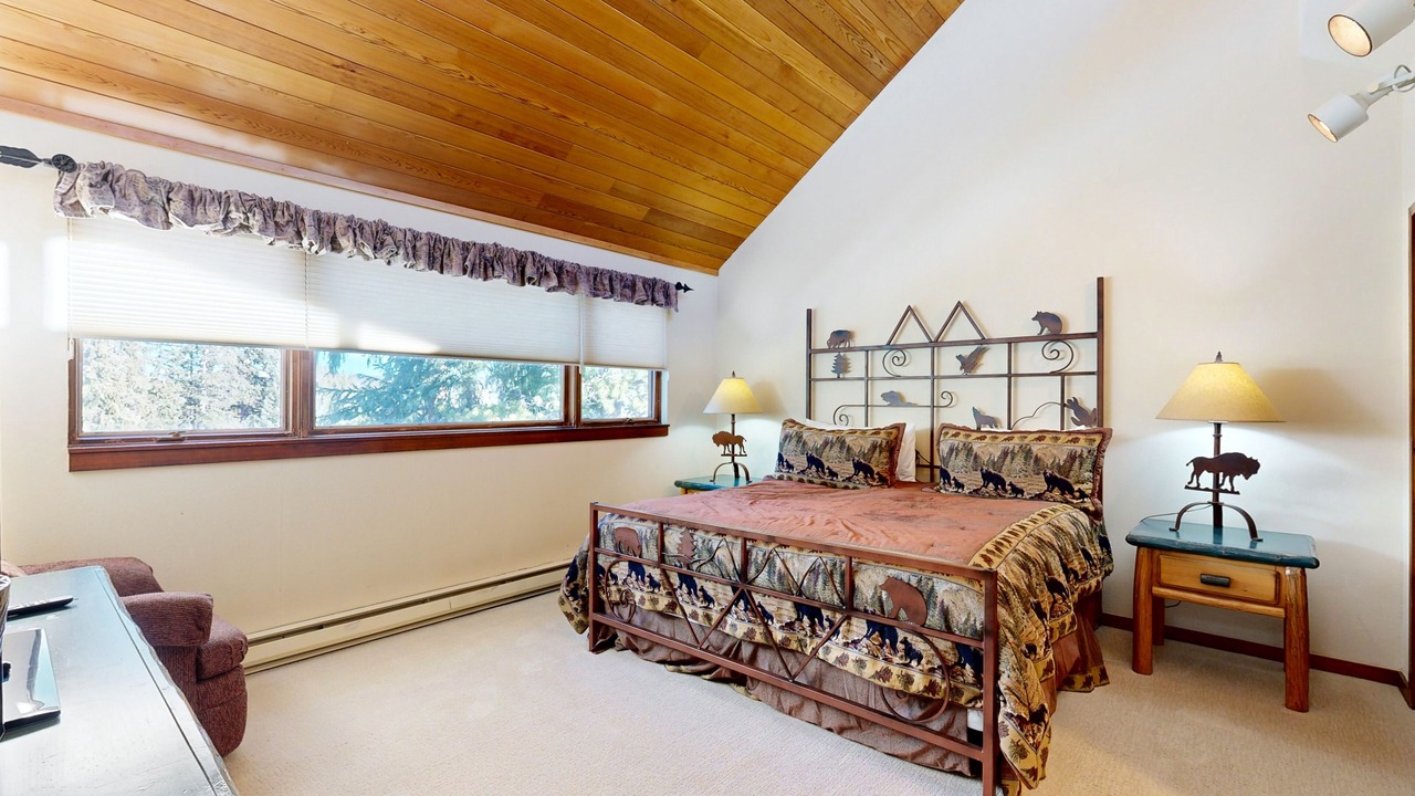 Photo of Bedroom in Four O'Clock