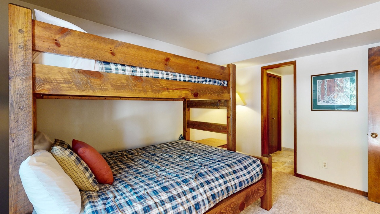 Photo of Bedroom in Four O'Clock