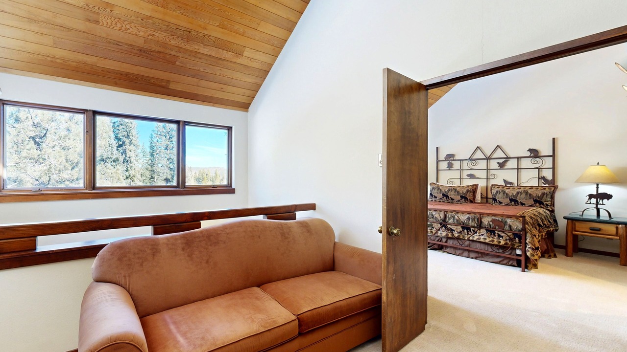 Photo of Livingroom in Four O'Clock