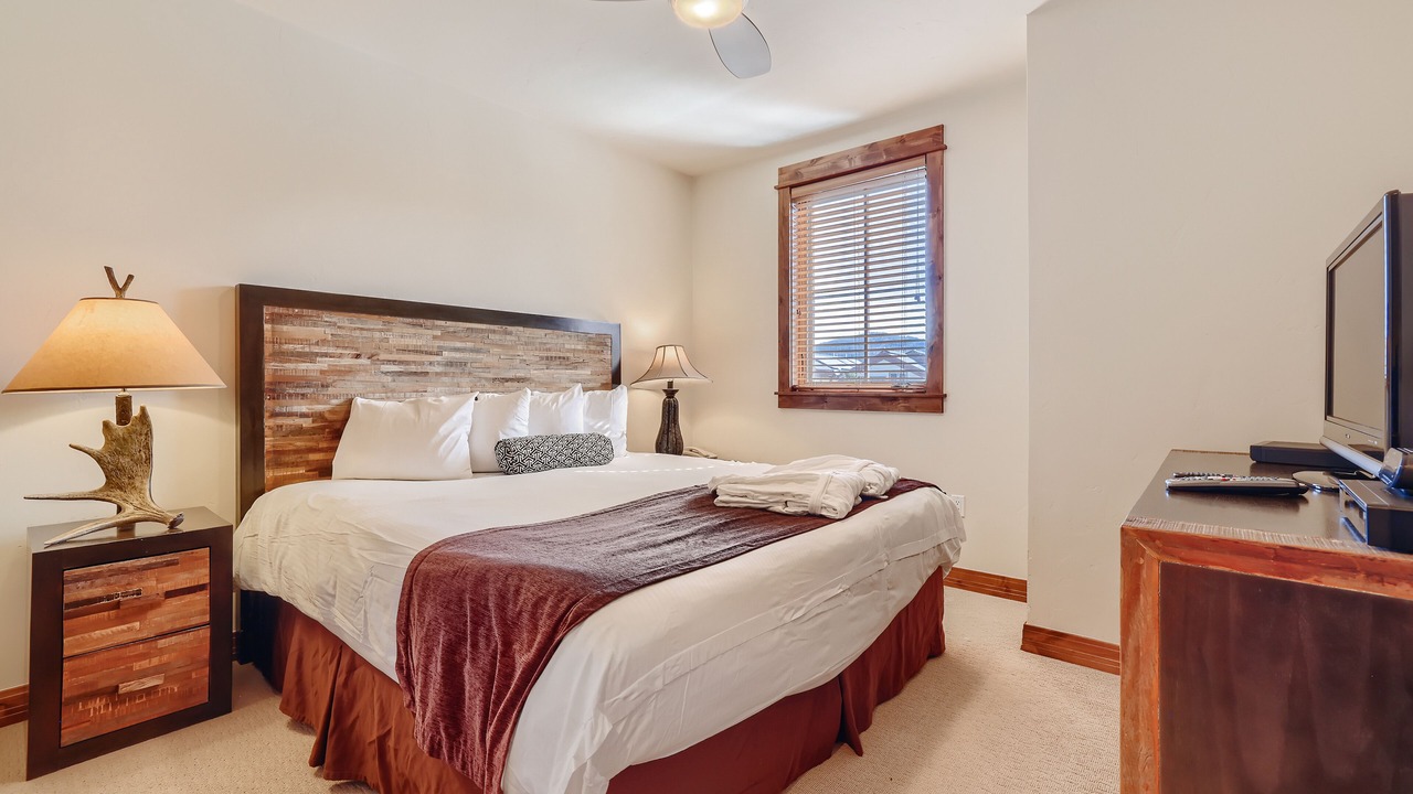 Photo of Bedroom in Four O'Clock