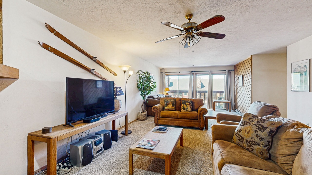 Photo of Livingroom in Historic District