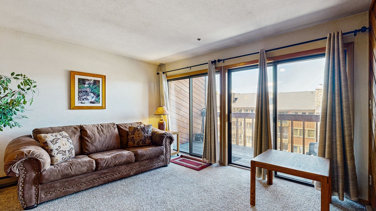Photo of Livingroom in Historic District