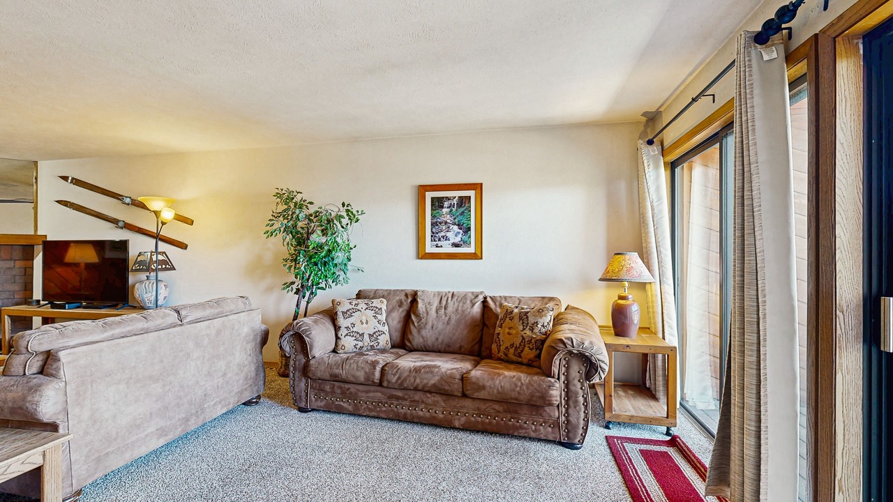Photo of Livingroom in Historic District