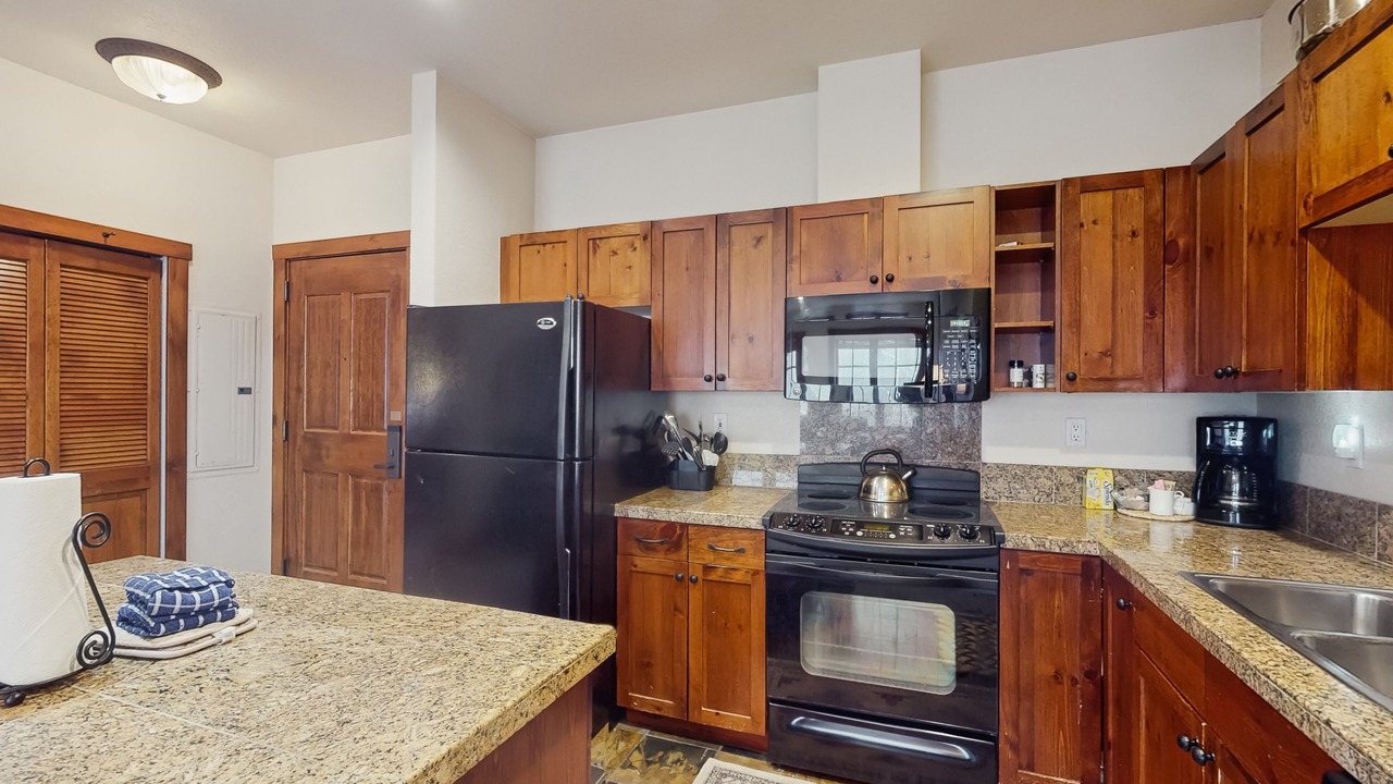 Photo of Kitchen in Peak 9