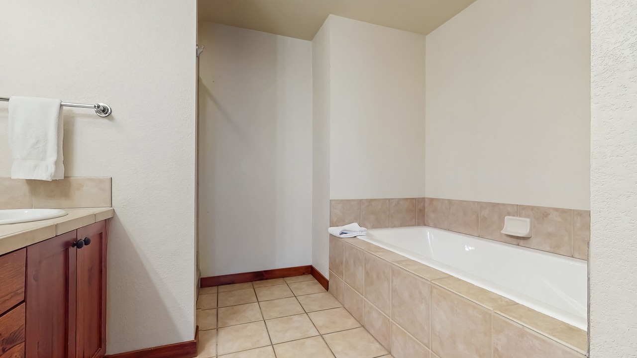 Photo of Bathroom in Peak 9