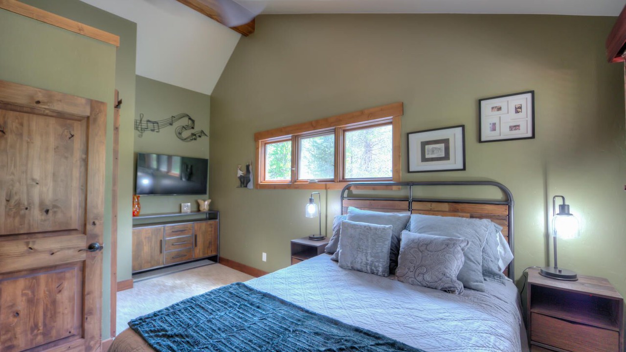 Photo of Bedroom in Breckenridge Heights