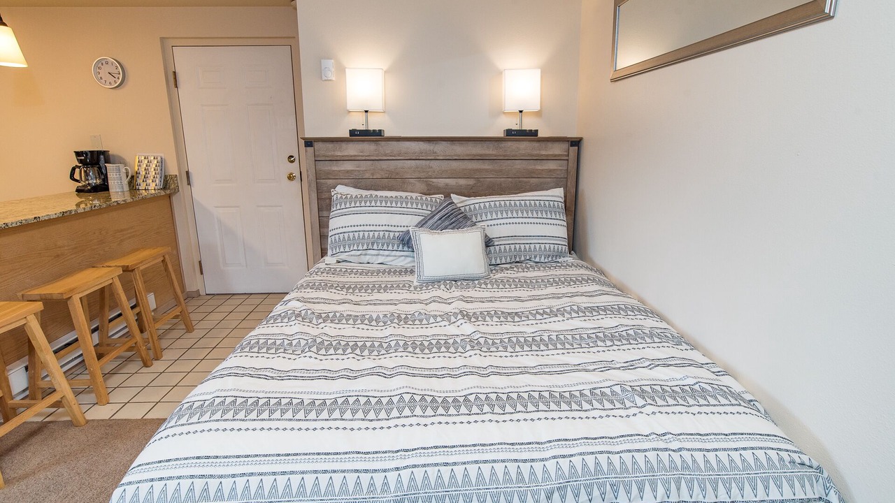 Photo of Bedroom in Four O'Clock