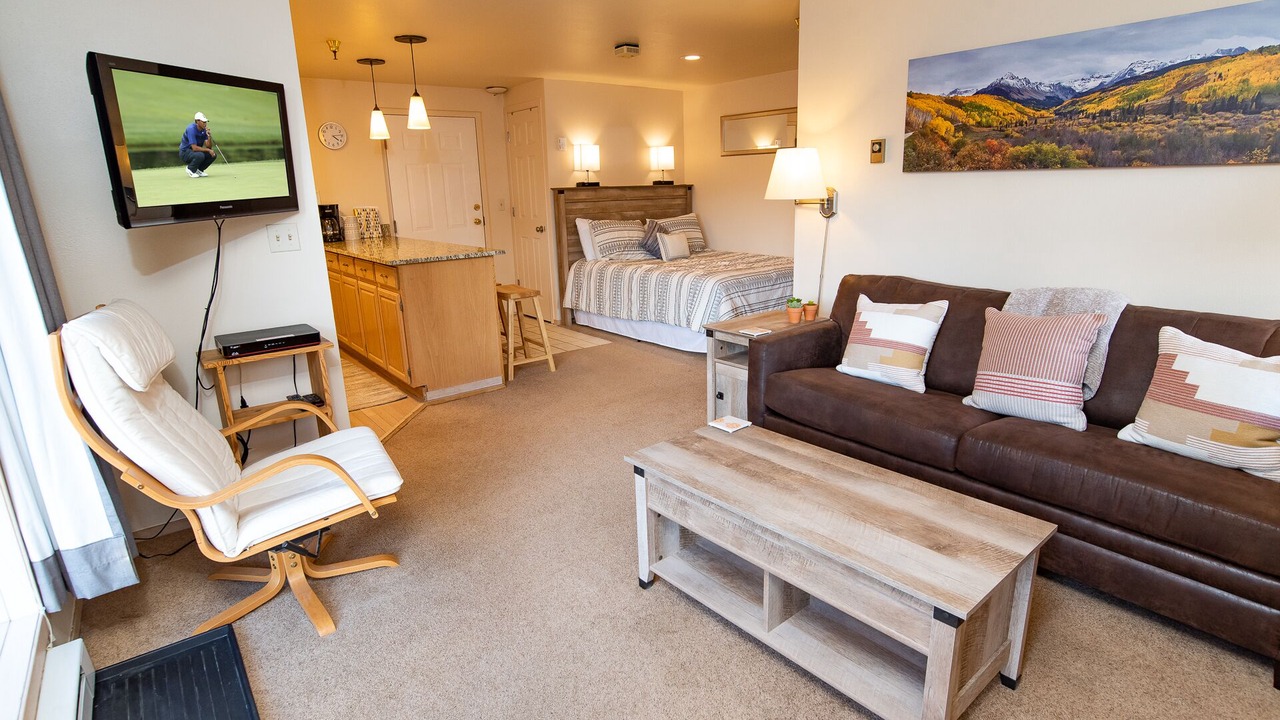 Photo of Livingroom in Four O'Clock